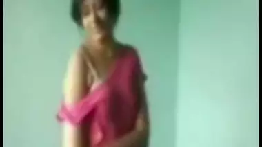 Young Calcutta Girl Teases With Her Softcore Striping MMS Video
