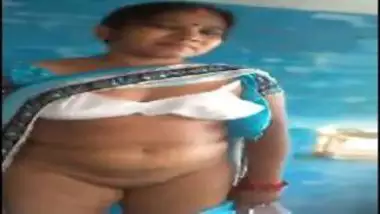 Finger Fucking Pussy Of Lovely Indian Wife In Saree