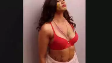 Big Boss participated Arshi Khan hot dance