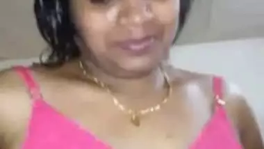 South Indian Andhra aunty showing boobs and pussy