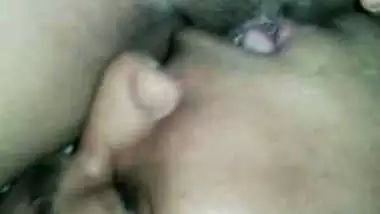 Mallu aunty showing her hairy cunt.