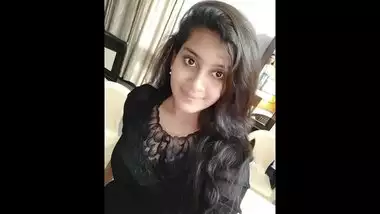 Finger Fucking Pakistani Teen Girl’s Sexy Pussy