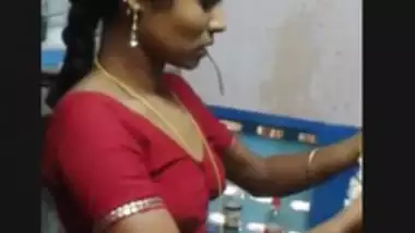 Tamil Beauty Wearing Saree