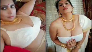National XXX outfit of Desi woman is set to help her lure hubby into sex