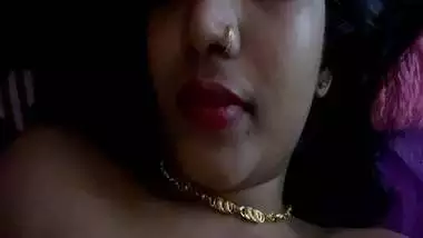 Sexy Bhabhi getting naughty on cam