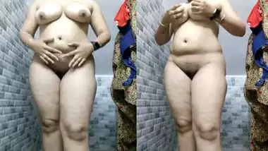 Chubby Indian girl showing her naked beauty