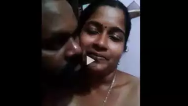 Tamil sex clip of a busty aunty with her hubby’s friend