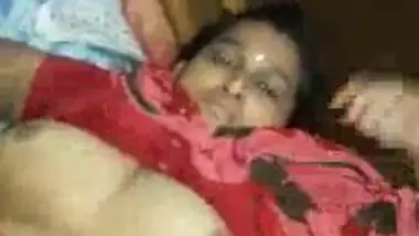 Lustful older Desi wife shows her sexy intimate body parts