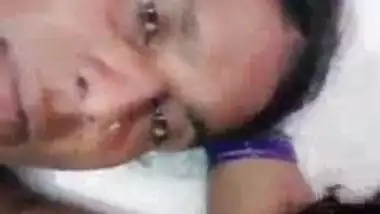 Dehati couple phone sex with boob show