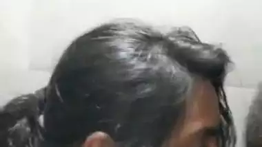 Tamil Desi XXX girl sucking her boyfriend’s dick inside toilet MMS