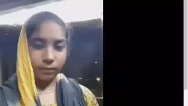 Desi village XXX girl shows her amazing big boobs on camera