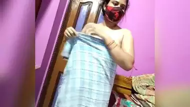 Desi sexy bhabi selfe with mask