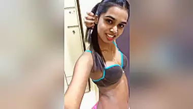 Today Exclusive- Cute Tamil Girl Record Her Nude Selfie Part 1