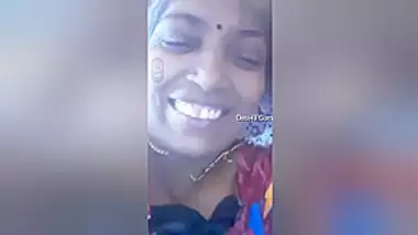 Today Exclusive-mature Bhabhi Showing Her Boobs On Video Call Part 2