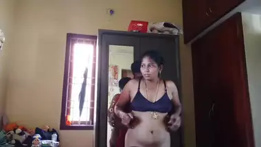 Sexy Tamil Wife With Lover