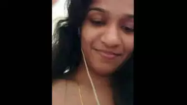 Sexy Indian Girl Shows Her Boobs and Pussy Part 1