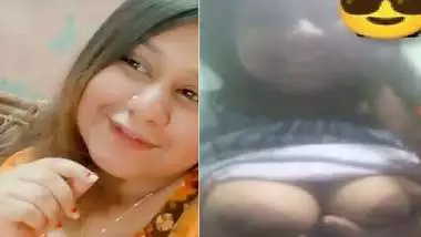 Chubby Indian girlfriend showing big boobs