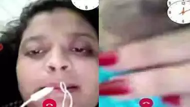 Indian GF boobs and pussy showing on video call