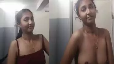 Cute girlfriend hot boobs showing viral video making